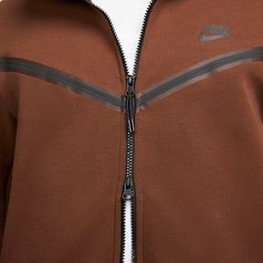 Conjunto Nike Tech Fleece Marrom