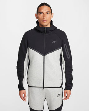 Conjunto Nike Tech Fleece Preto/Cinza