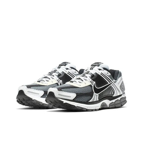 Nike Zoom Vomero 5 'Dark Grey Black White'